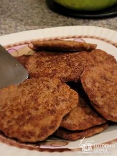 Печеночные оладьи с морковью и луком