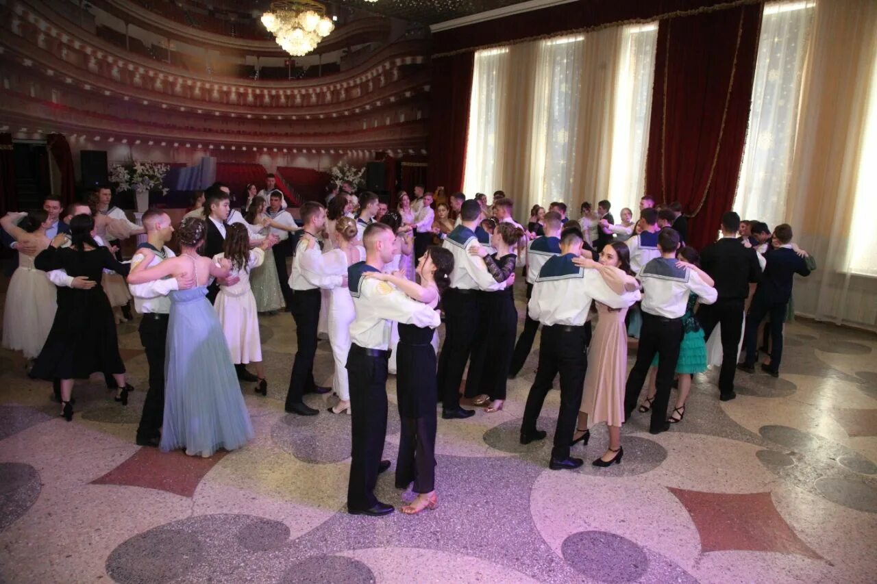 бал потомков. ой бала. ой бала. ой бала. әке мен бала.