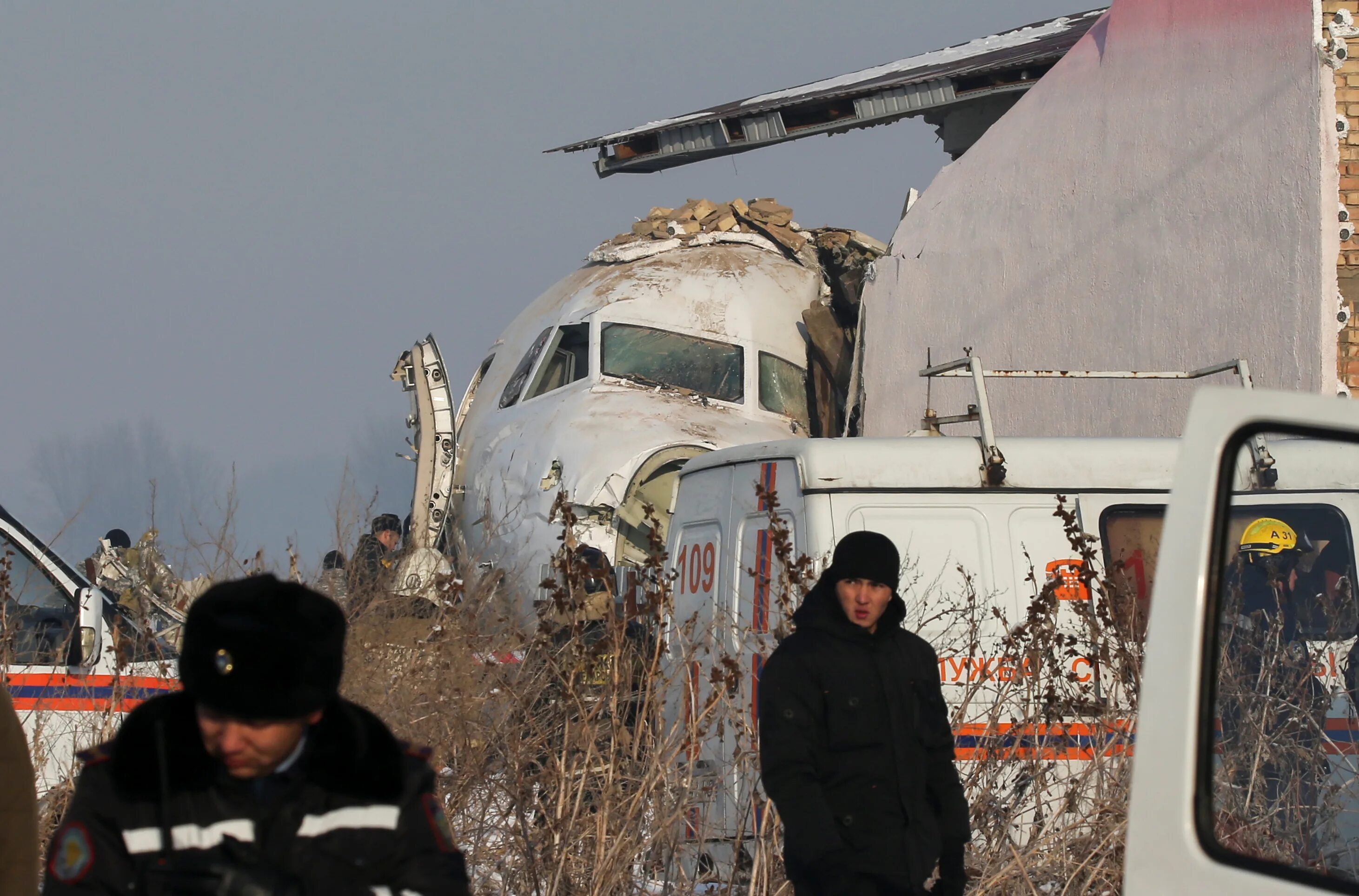 Катастрофа ту-154 в Алма-Ате. Авиакатастрофа в Алма Ате 2019. Катастрофа Fokker 100 под Алма-атой. Fokker 100 bek Air катастрофа. Авиакатастрофа январь