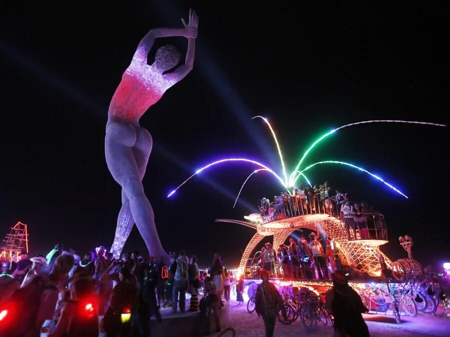 Необыкновенный праздник. Праздник бернинг мэн. burning man фестиваль. burning man 2013. burning man в сша.