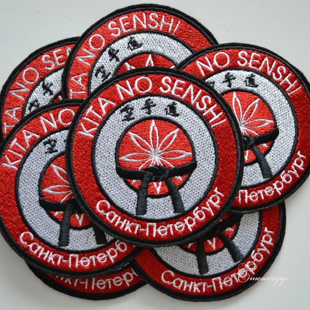 Пвх шеврон. Дизайнер шевронов. Дизайнер шевронов. Дизайнер шевронов. Нанесение шеврона на одежду.