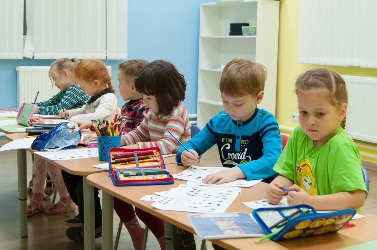 Подготовка ребенка к школе. Подготовка к школе в детском саду. Дети дошкольники подготовка к школе. Занятия для дошкольников.