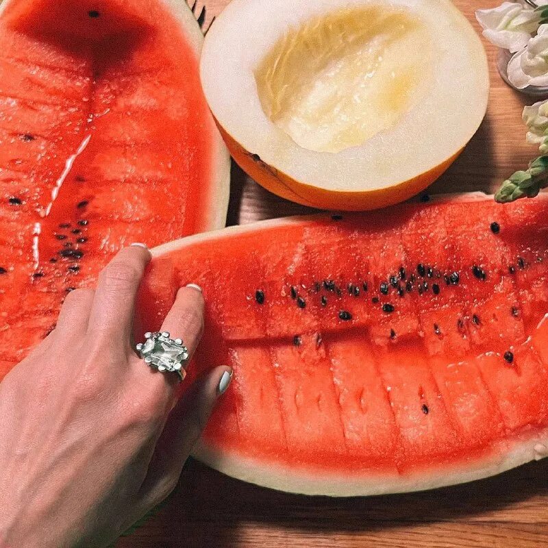 Mineral bar. Серьги золото протяжки вес 0. The mineral bar. Вавельберг отель санкт-петербург ресторан. Mineral bar.