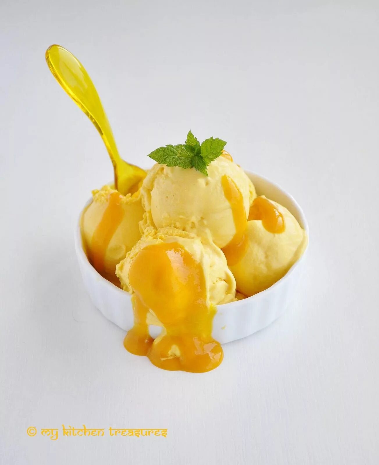 Mangoai co. Джелато манго. Джелато мороженое манговое. Манго Gelato мороженое. Манговый пломбир крем.