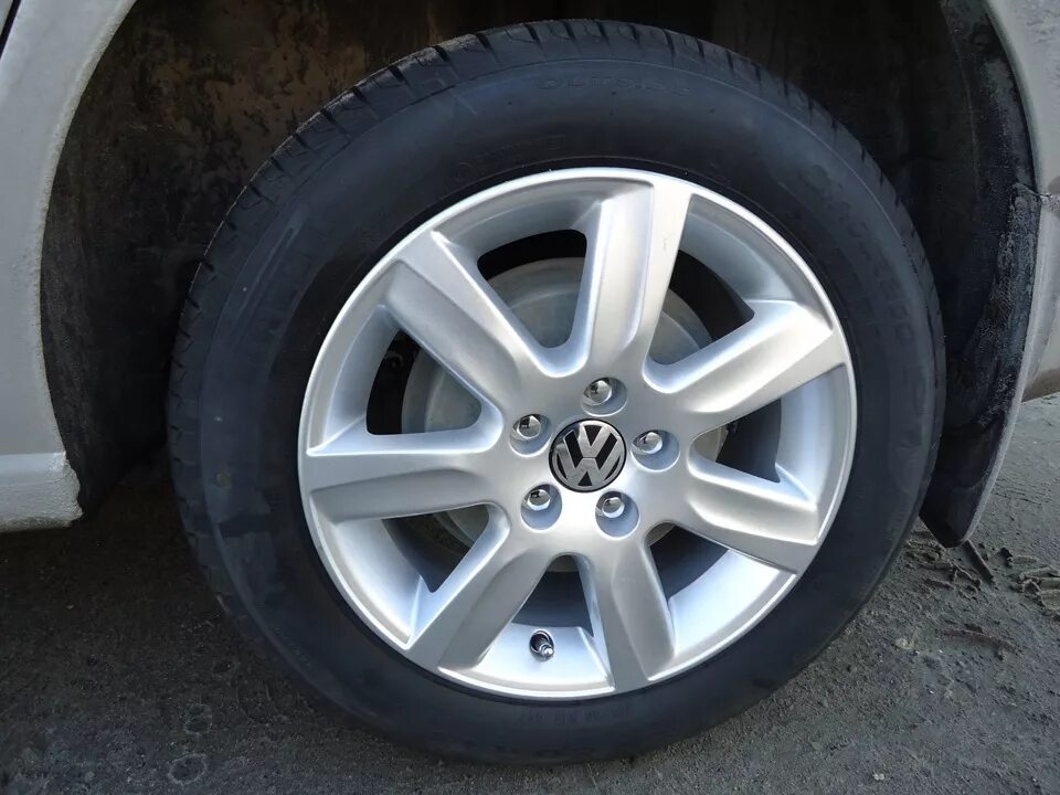 195 60 r15 на volkswagen polo. 195/60 r15 на поло седан. 195/60 r15 на поло седан. 185 65 15 лето на поло седан. Поло седан резина 185 65 r15.