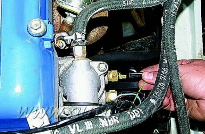 Патрубок антифриза газель 405. Бачок расширительный газель бизнес 4216. Бачок ож змз 406. Датчик уровня охлаждающей жидкости газель 3302. Ож на газель.