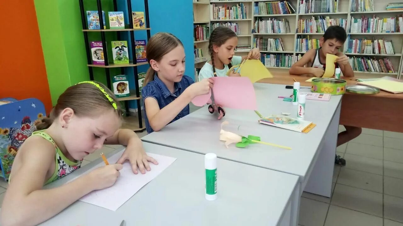 Мастер класс в библиотеке для семей. Мастер класс на 1 сентября. мастер класс на 1 сентября для детей. мастер класс на сентябрь. семейный класс.
