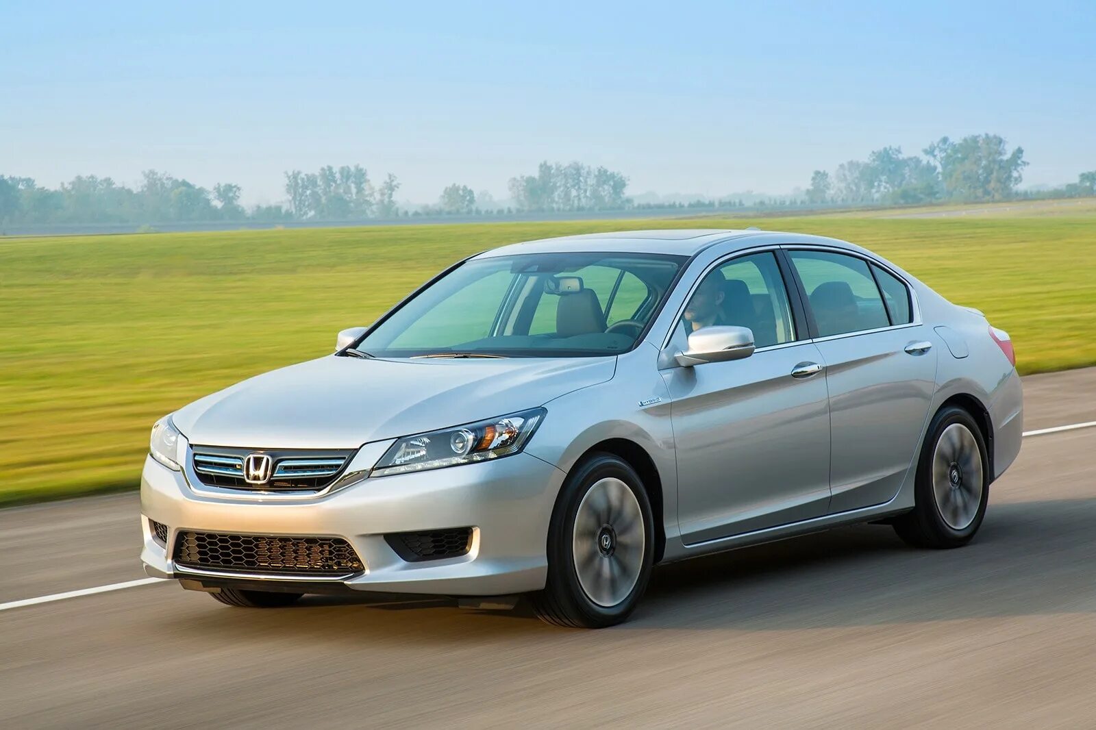 Название модели хонда. Honda accord hybrid 2014. honda accord hybrid 2017. хонда седан модели. хонда арв.
