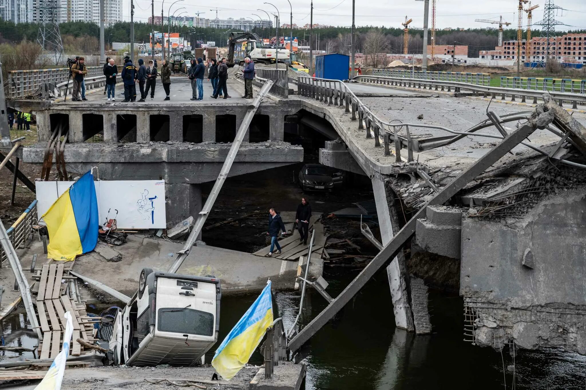 Мосты через днепр взорваны. Обвалился мост. стратегические мосты украины.