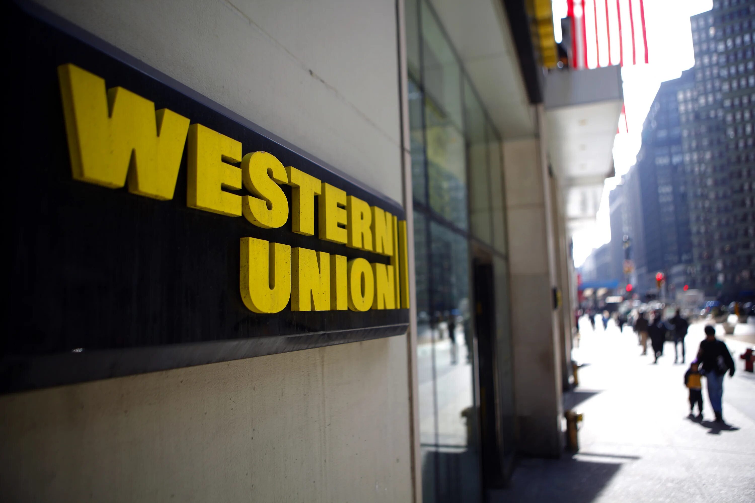 Вестерн юнион. Платежная система west union. The western union company. Банк вестерн юнион. Вестерн юнион.