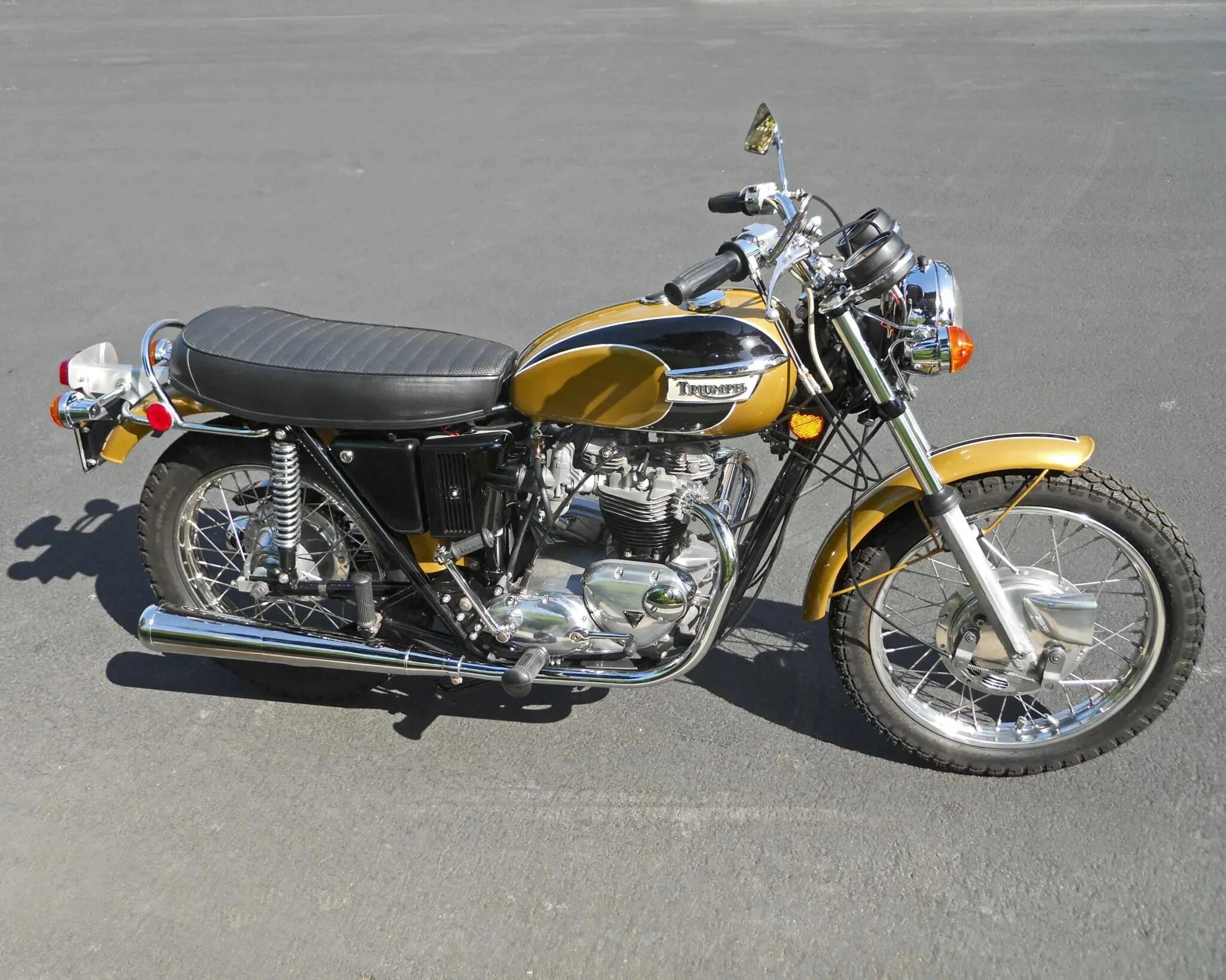 Триумф 71. Фонарь bonneville triumph. триумф бонневиль 1020. переднее крыло triumph bonneville. задний фонарь bonneville triumph.