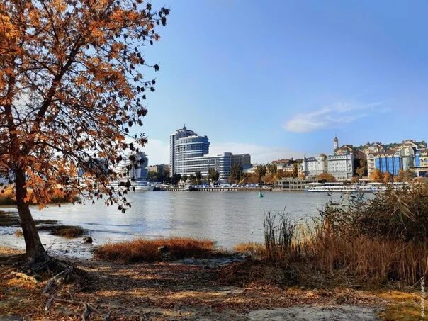 Какой будет ноябрь в ростове на дону. Осенняя набережная ростова на дону. ростов на дону набережная осенью. осень дон ростов на дону. золотая осень в ростове на дону.