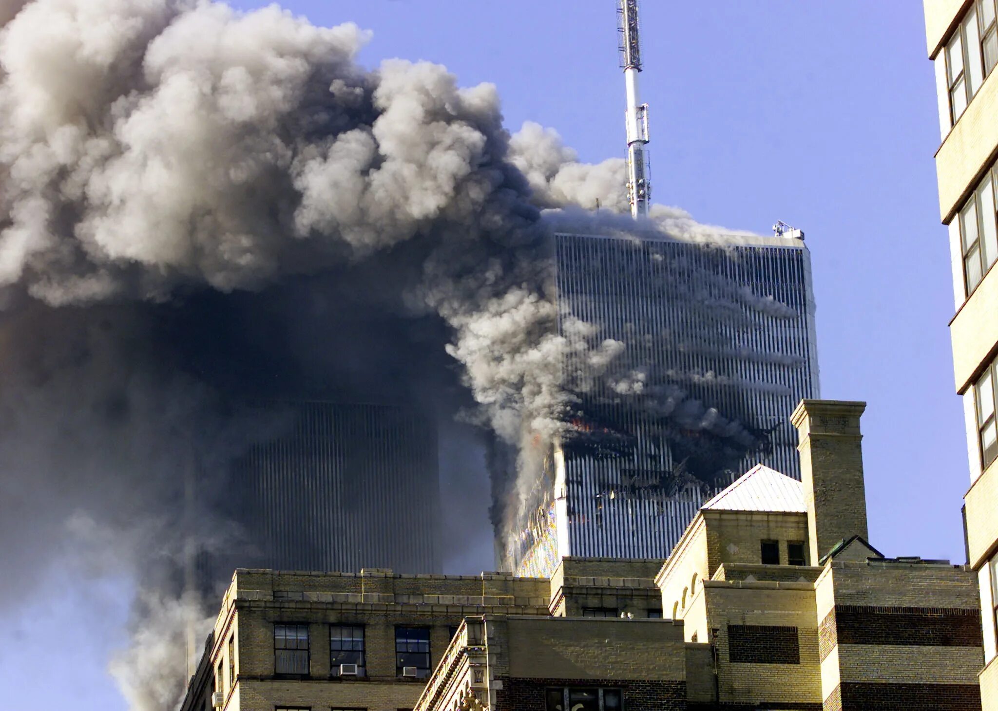 Теракты 11 сентября 2001 года что случилось. Башни-Близнецы 11 сентября 2001. Аль Каида 11 сентября 2001. Теракт в Нью-Йорке 11 сентября 2001.