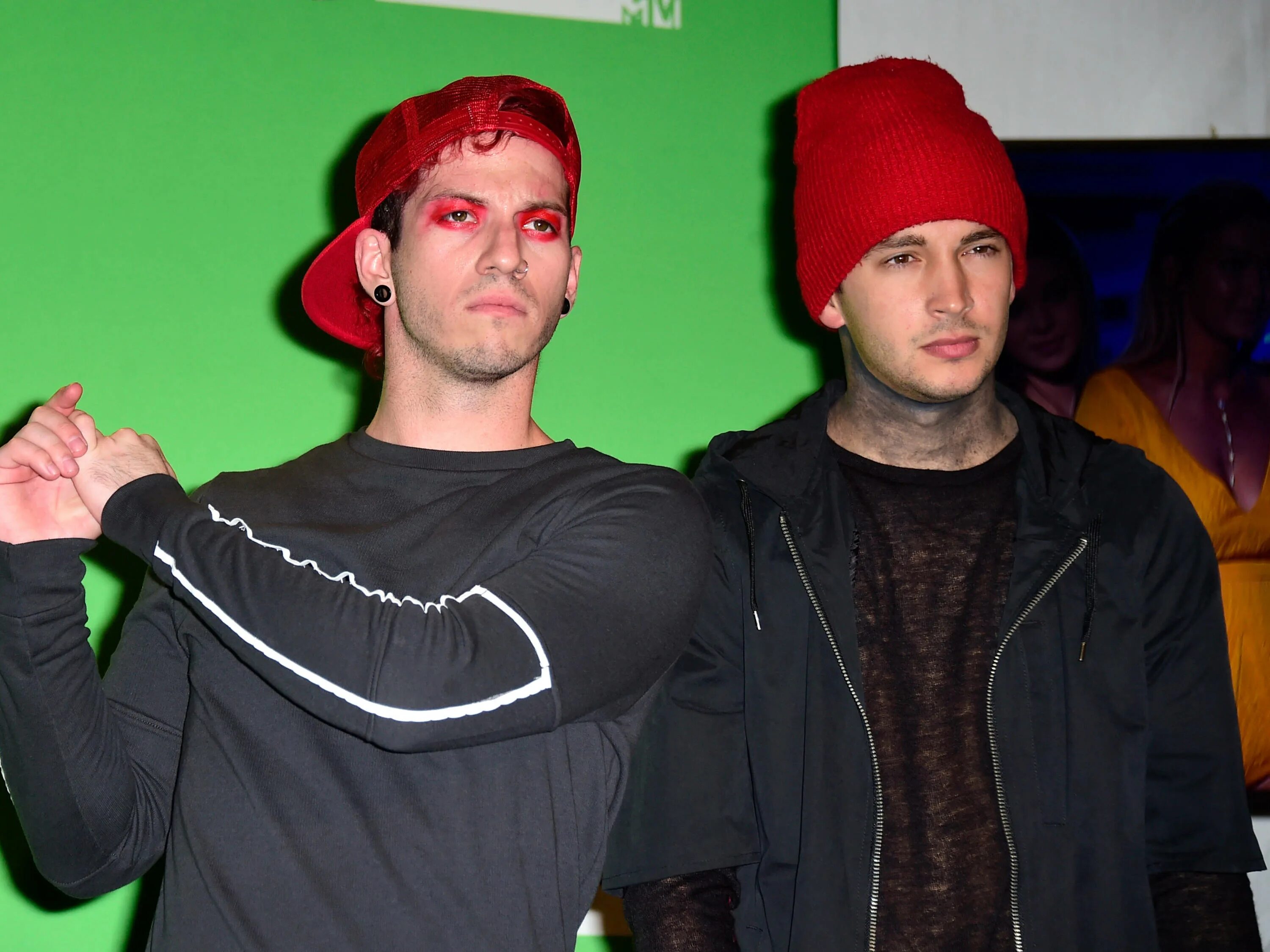 Twenty one pilots 2022. Next semester twenty one pilots. Группа twenty one pilots. Барабанщик 21 pilots. Солист группы твенти ван пилотс.