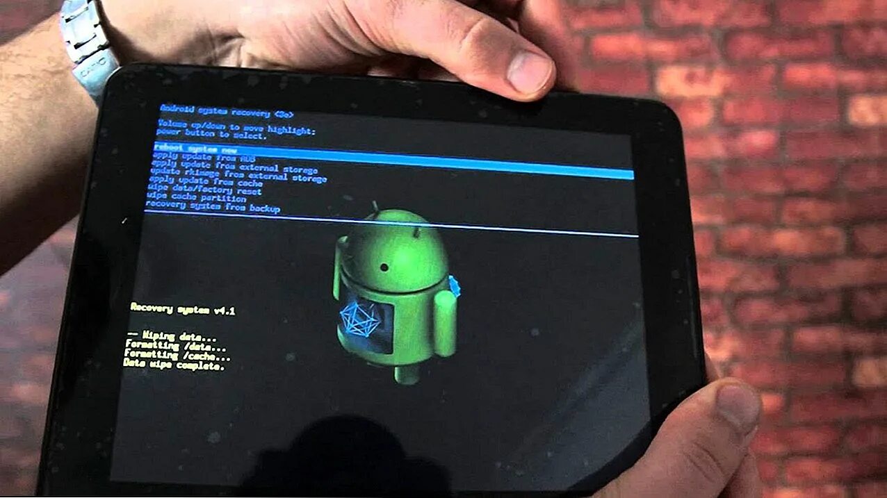 Андроид после замены. Планшет андроид. Снести систему на андроиде. Не выключается планшет. Как снести систему на планшете.
