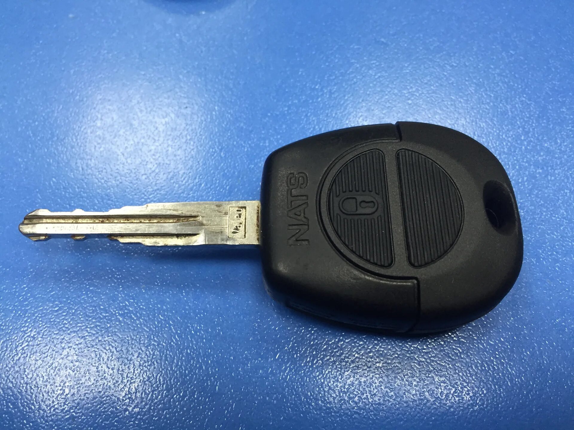 Ключ зажигания Nissan Pulsar 1997 120 Kc. Ключ зажигания Ниссан Альмера Классик. Ключ от Ниссан Санни 1996. Ключ зажигания Silverado 2001.
