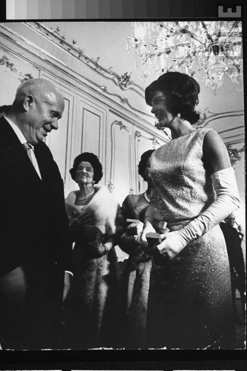 Хрущев кеннеди вена 1961. 1961 встреча хрущева и кеннеди. Встреча с кеннеди. Встреча хрущева и кеннеди в вене. Хрущев кеннеди вена 1961.