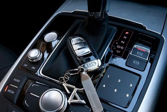 Предохранитель бесключевого доступа ауди а4 б9 Audi A4 \ A5 B9 (8w, F5). Установка системы комфортного доступа (keylesss) Aud