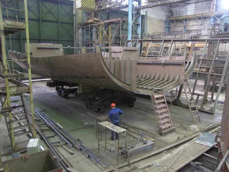 Сварщик судостроение. Сварочный судостроения. Сварка в судостроении. Сварочный судостроения. Пелла стапель.