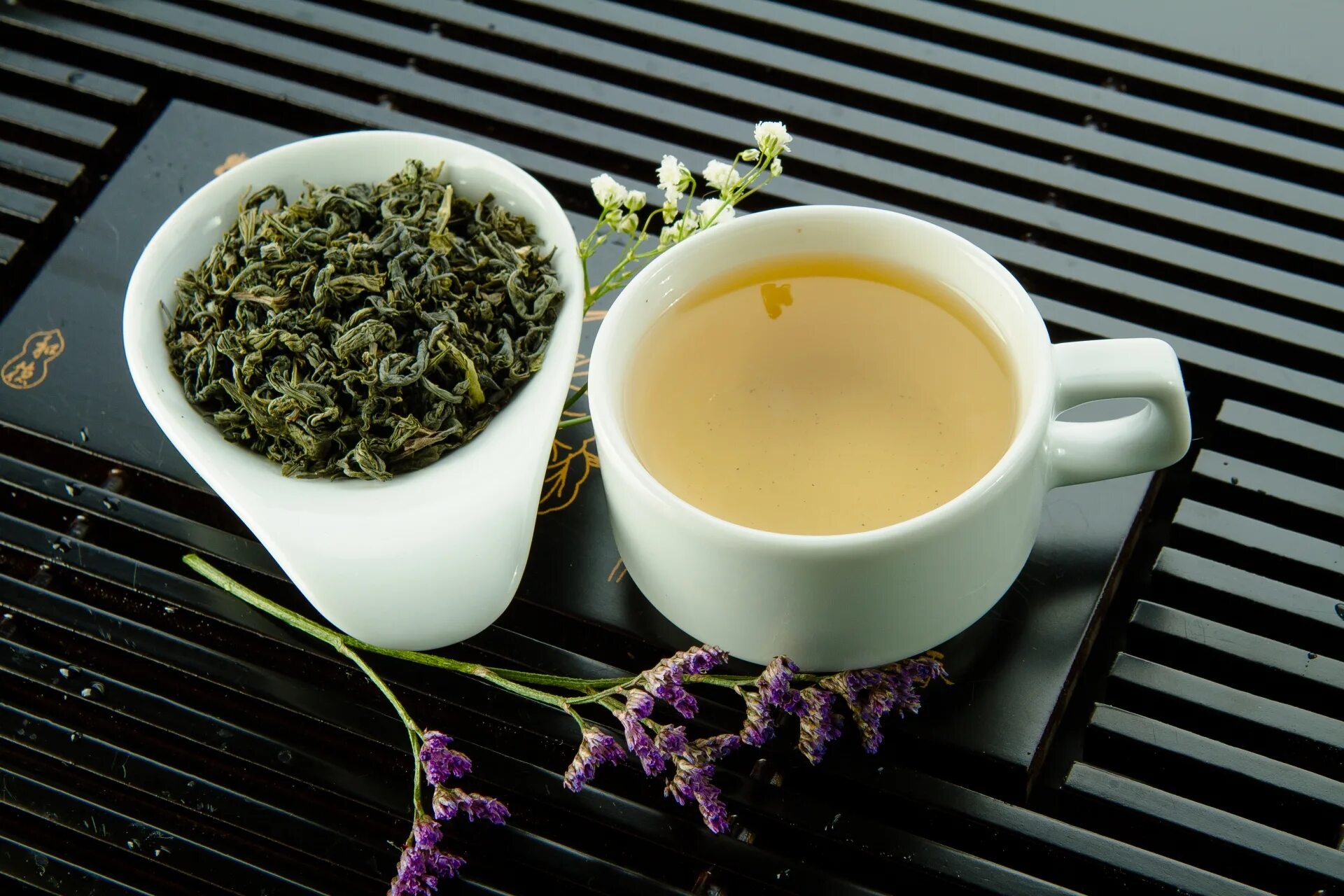 Заварку дать. Юнь Чунь Тан чай. Тан чай зеленый чай с молоком. Зеленый чай Тан чай с молокой. Зеленый Тан чай из Китая.