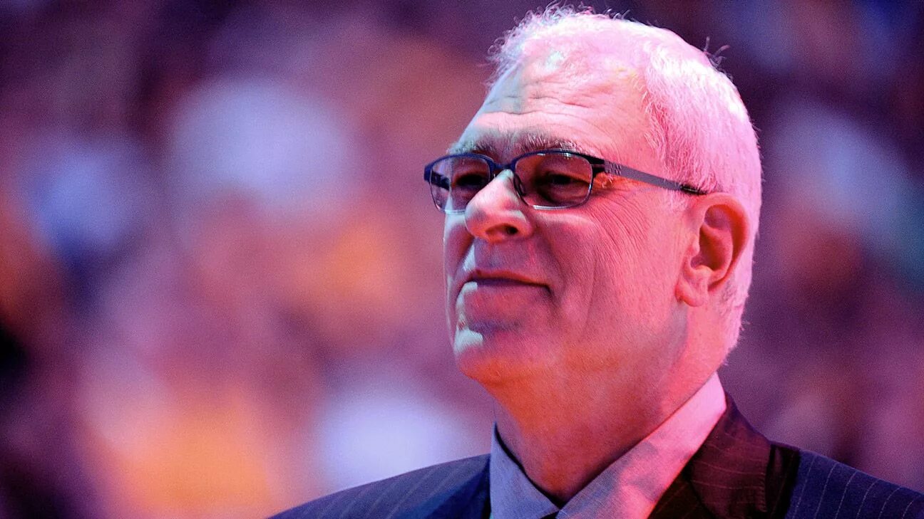 Фил джексон тренер. Фил джексон. Фил джексон тренер. Philip douglas "phil" jackson. Фил джексон фото.