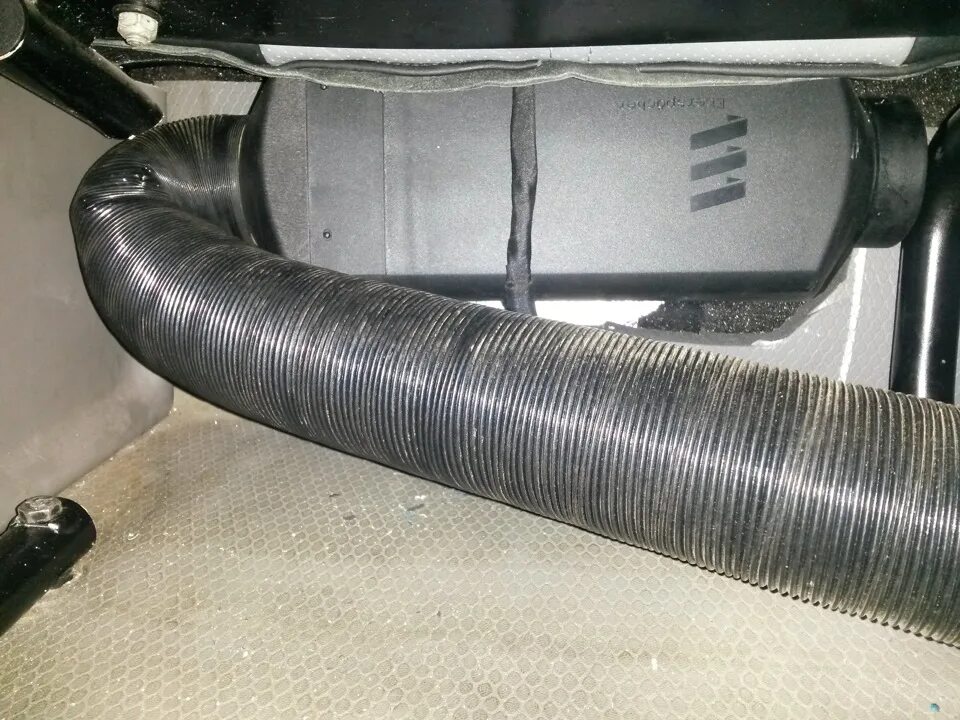 Воздуховод d60 мм. Планар 2д-12 диаметр гофры. Гофра на фен. Гофра для вытяжки 120 мм радиус изгиба. Webasto duster 1.