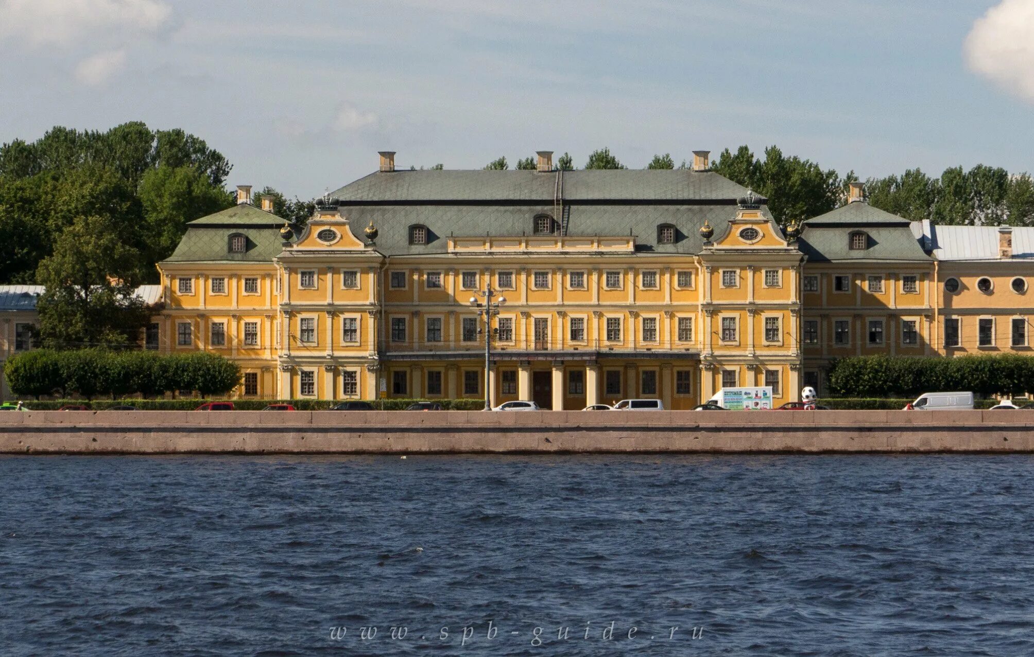Дворец 1 спб. Дворец князя меньшикова в санкт-петербурге. дворец а.д. меншикова на васильевском острове. меншиковский дворец санкт-петербург архитектор. фонтана архитектор меншиковский дворец.