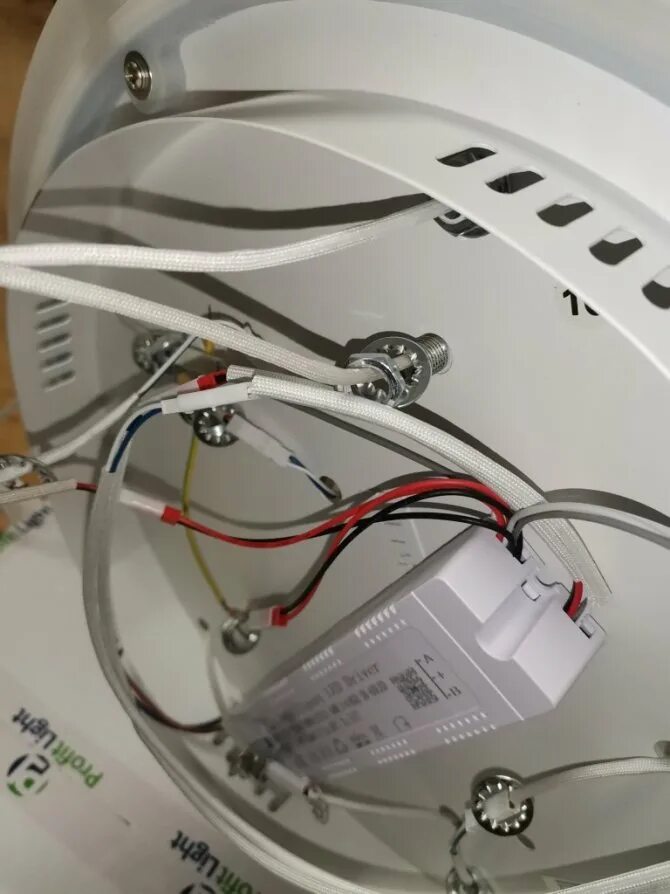 Инструкция сборки светодиодной люстры. Сборка светодиодной люстры с пультом. Сборка светодиодных люстр с пультом управления. Подсоединить светодиодную люстру. Подключение светодиодной люстры