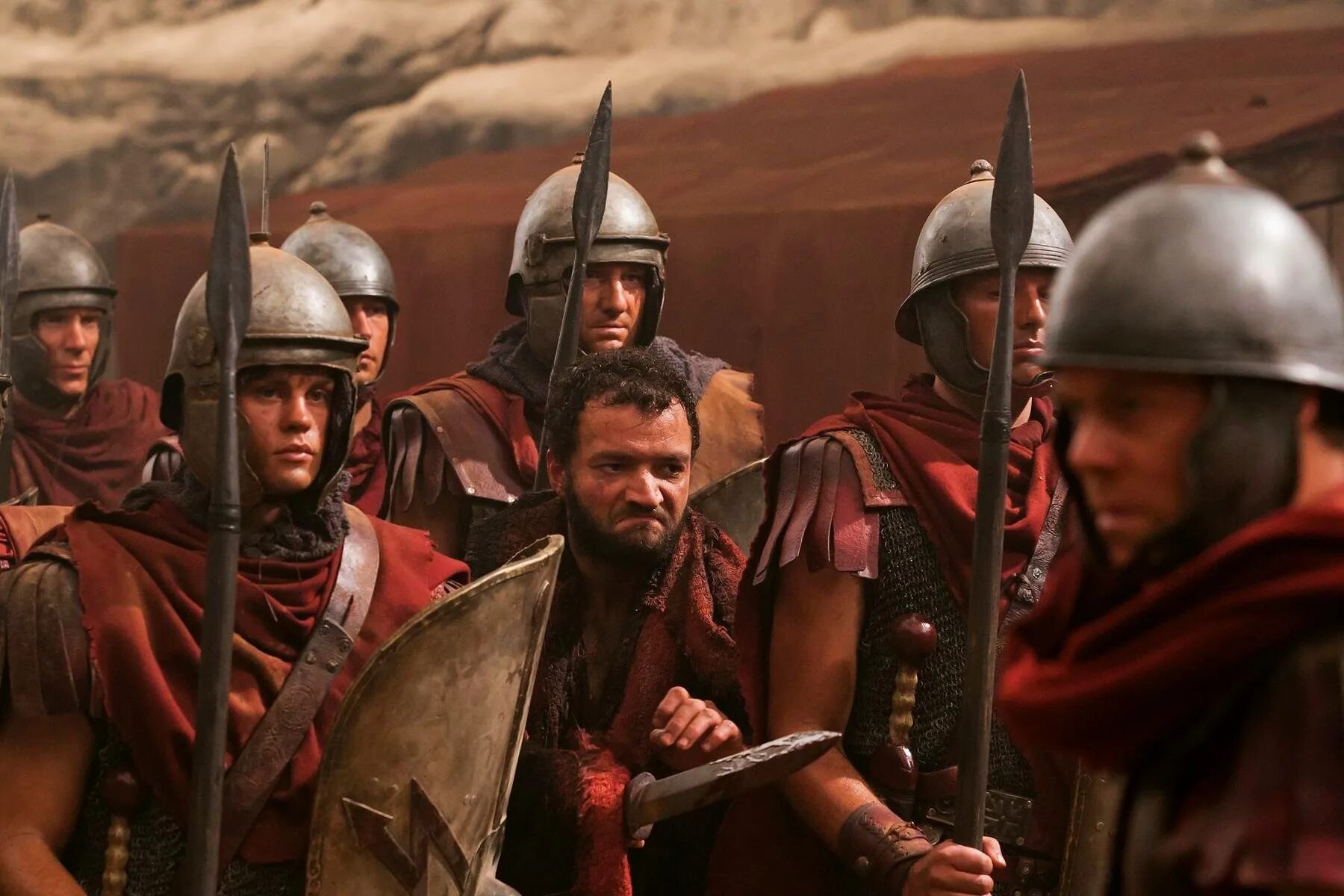 Римский легион центурион кадры. Армия древнего рима легион. Легионеры цезаря. Рим октавиан 2005. Центурион римской империи.