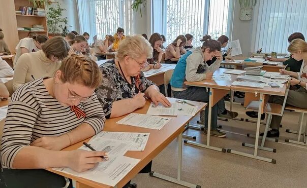 Электронный журнал 47 гимназии курган. Гимназия 47 курган. курган гимназия 47 фото. гимназия 47 курган учителя.