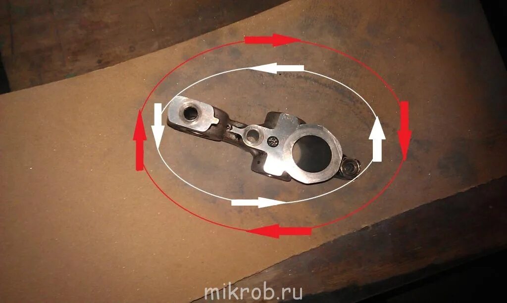 Стучит распредвал что делать. Стук распредвала ваз 2110 8 клапанов. распорка,крышка распредвала к головке цилиндра. стук распредвала гранта 8 клапанная. гранта 8кл стук распредвала.