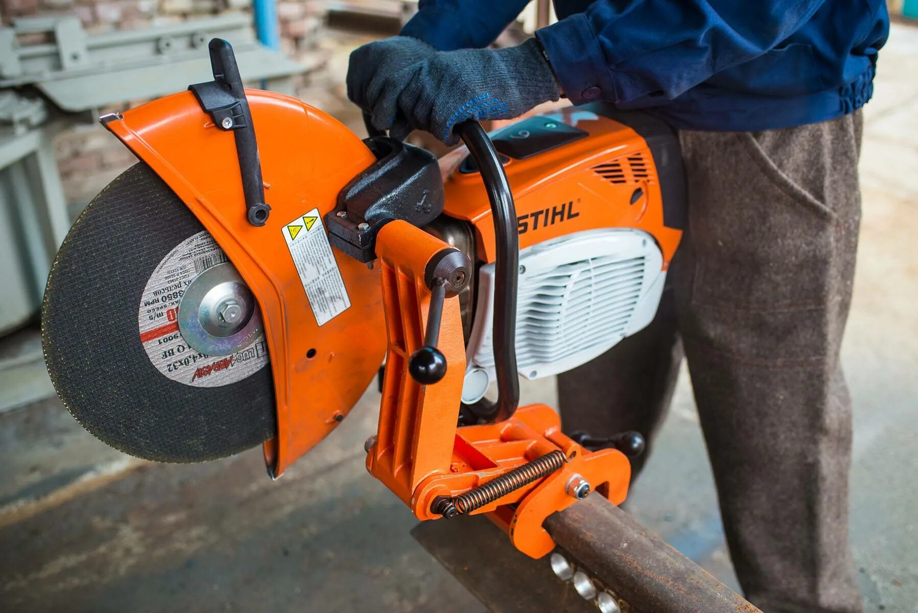 Рельсорезный станок штиль. Бензорез штиль 800. Stihl TS 800 рельсорезный станок. Рельсорезный станок РРС 80.