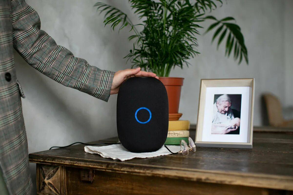 Маруся голосовой помощник колонка. Умная колонка маруся. Колонка apple homepod 2021. Блютуз колонка маруся. Как сделать умную колонку.