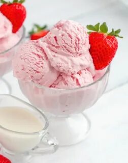 Клубничное мороженое гифки