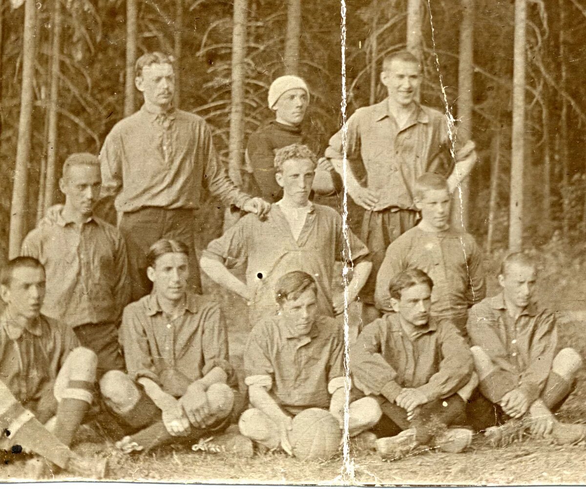 Шеффилд самый старый клуб. Эмблема команда века. Зенит 1925. Fifa fifpro world 11. Команда столетие.