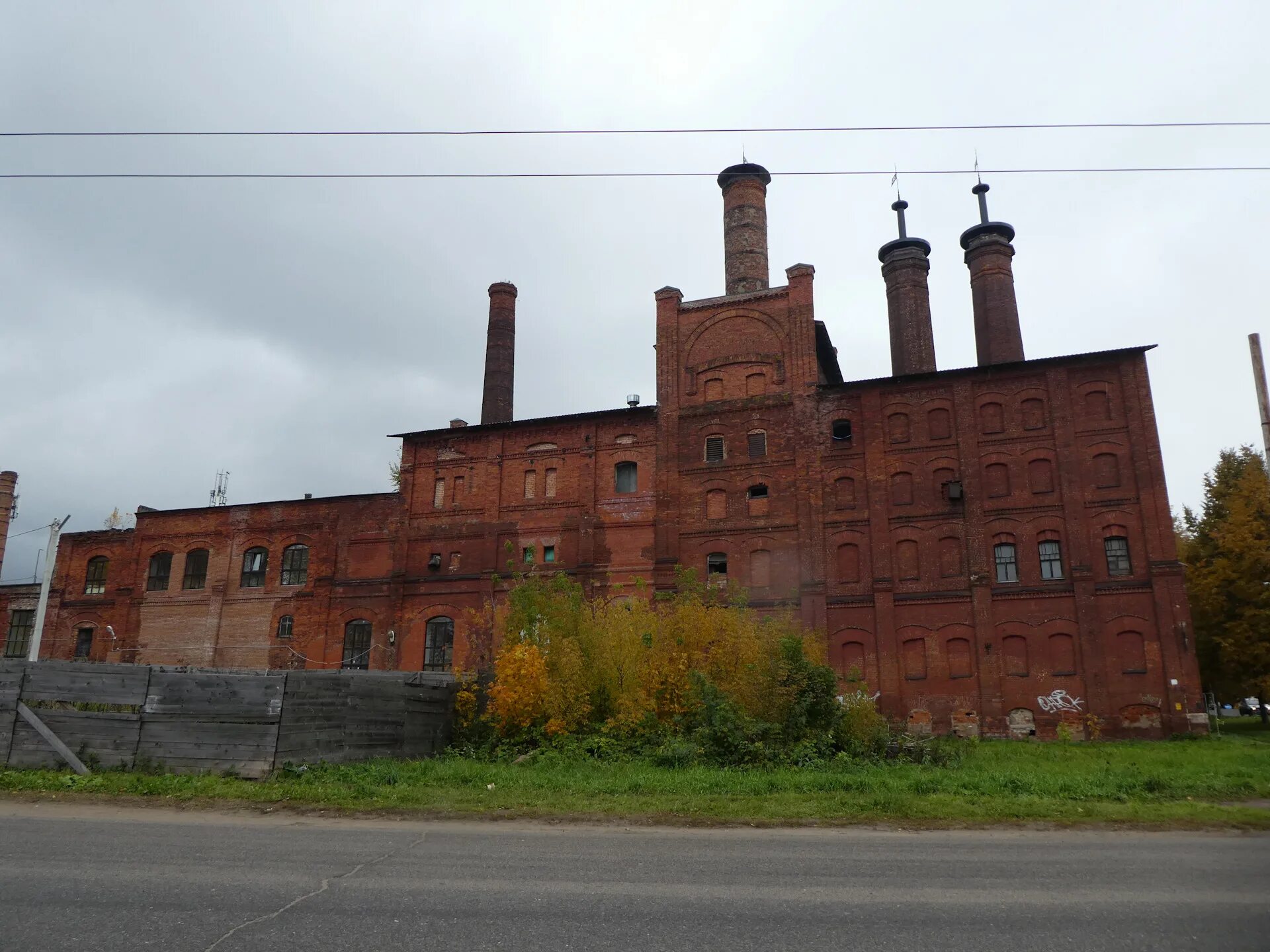 Форт рыбинск. Пивоваренный завод Богемия Рыбинск. Здание пивоваренного завода «Богемия» Рыбинск. Рыбинск пивзавод Дурдина. Пивоваренный завод старый Рыбинск.