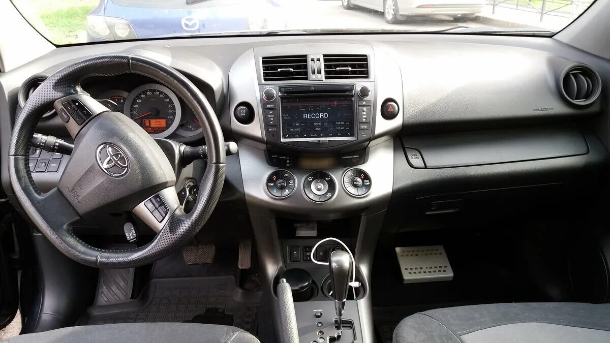 Не запускается тойота рав 4. Toyota rav4 iii (xa30) салон. toyota rav4 xa30 салон. тойота рав 4 2011 салон. тойота рав 4 2012 салон.