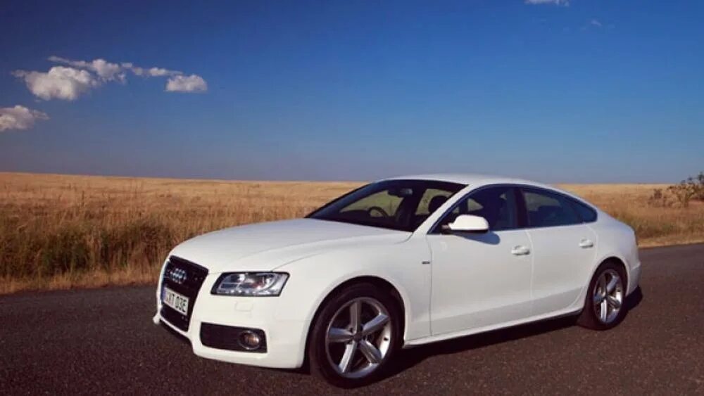Audi a5 2025. Audi a5 sportback. audi a5 sportback 2010. ауди а5 спортбэк. audi a5 sportback 2010 на дисках.