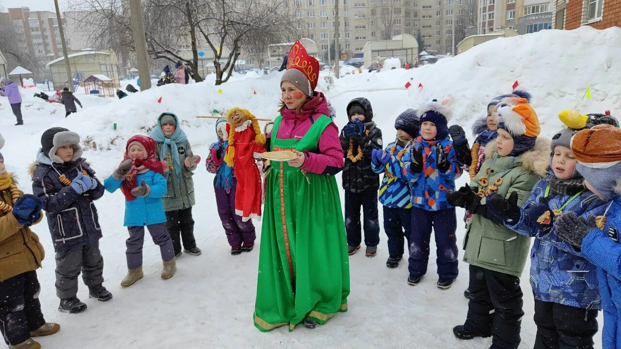 Масленица в детском саду. Масленичные гуляния в детском саду. Гулянье на Масленицу в детском саду. Масленичные гуляния в садике. Новости сайта сада масленица