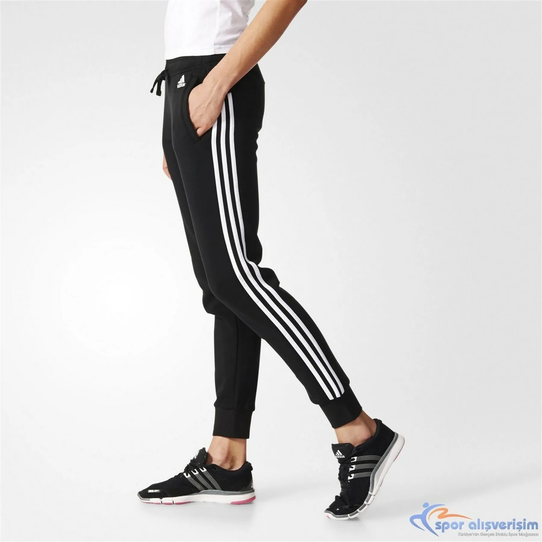 Adidas 3 stripes брюки. 3 stripes jogger адидас. Спортивные штаны адидас с полосками. Адидас брюки женские черные. Tracksuit штаны адидас мужские.