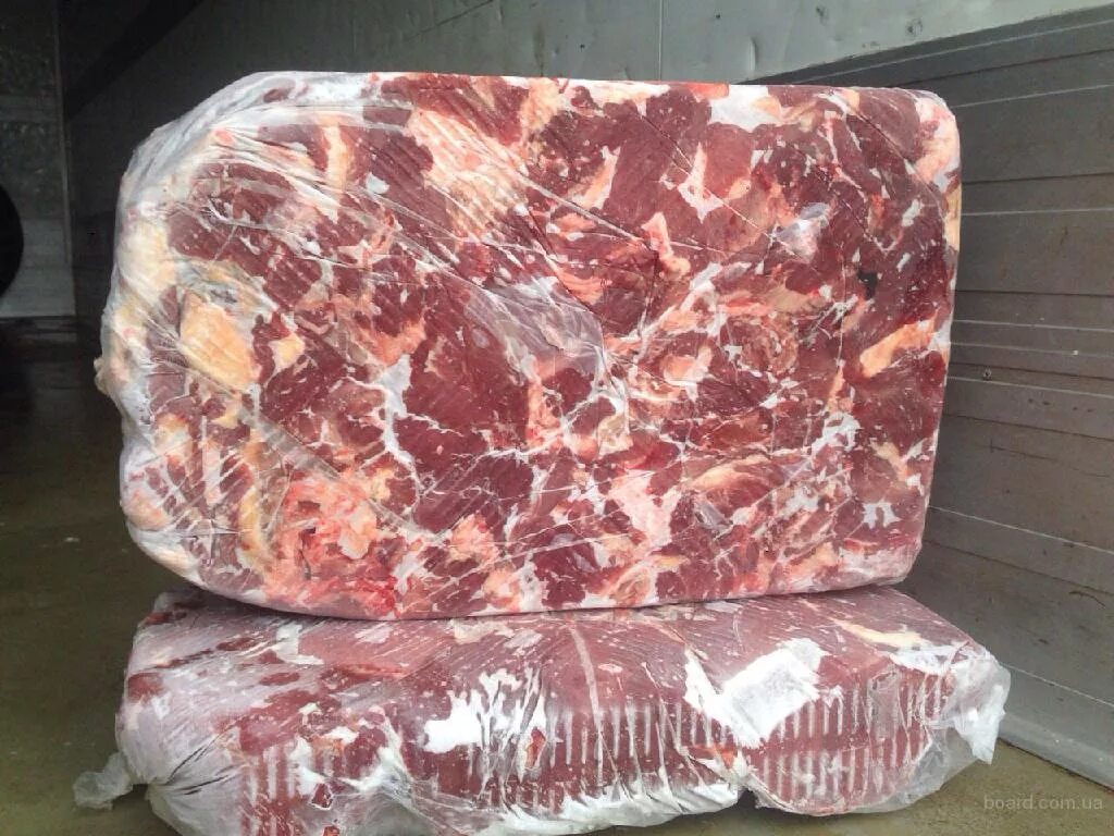 Говядина морожена. Говядина жилованная 2 сорт. замороженное мясо в брикетах.