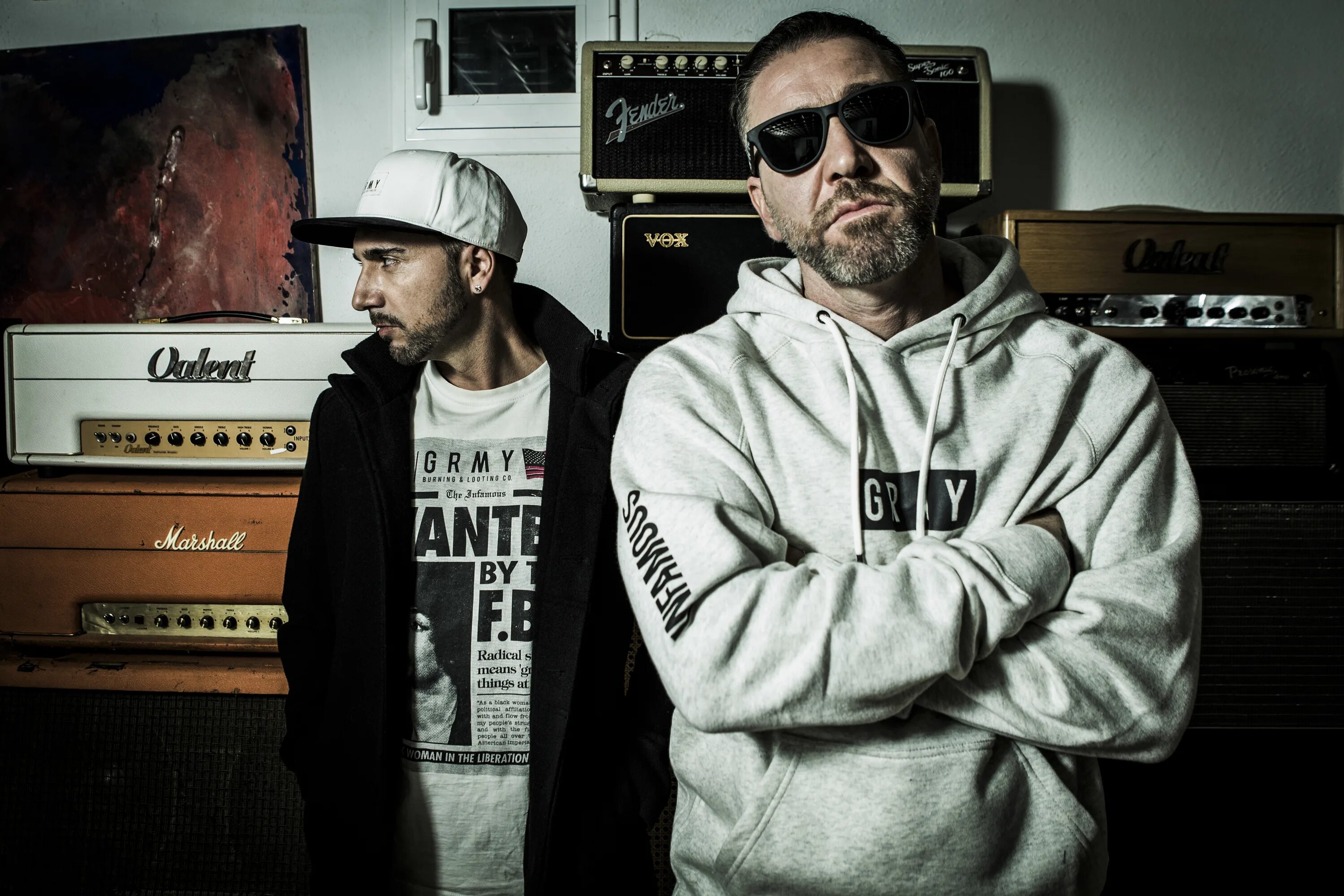 Burning l. Burning l. Burning l. Горящие буквы. Мужской символ огонь.