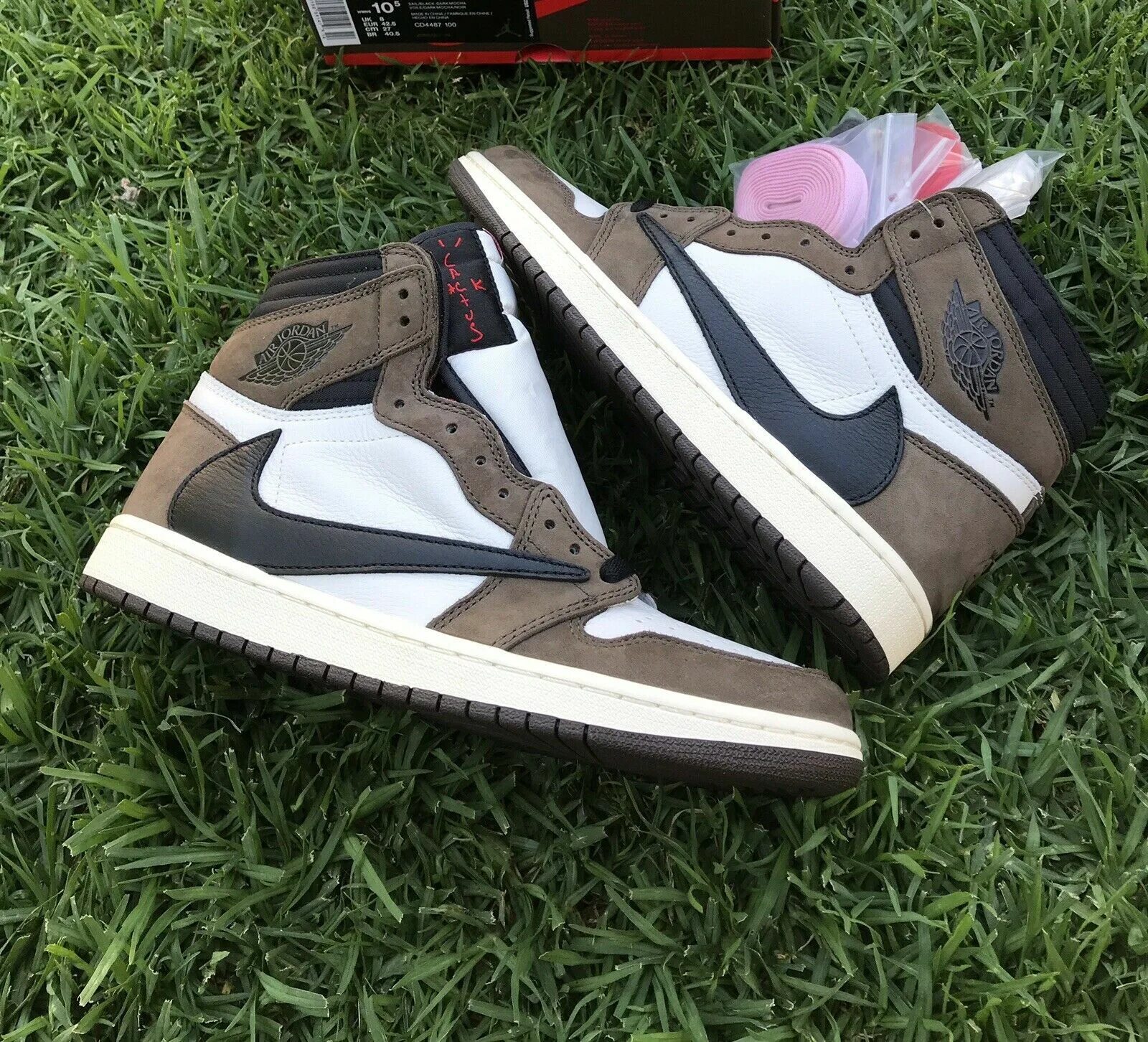 Nike travis cactus jack. Nike Air Jordan 1 Travis. Nike Air Jordan 1 Travis Scott. Найк АИР Джордан Трэвис Скотт. Nike Jordan 1 Travis Scott.