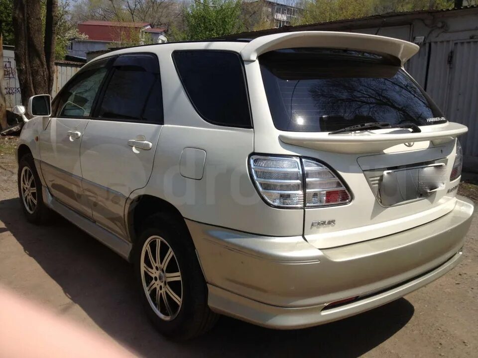 Харриер 98 год. Спойлер Lexus rx300. Toyota Harrier 1997. Harrier Toyota 10 кузов. Спойлер на Toyota Harrier 2003.