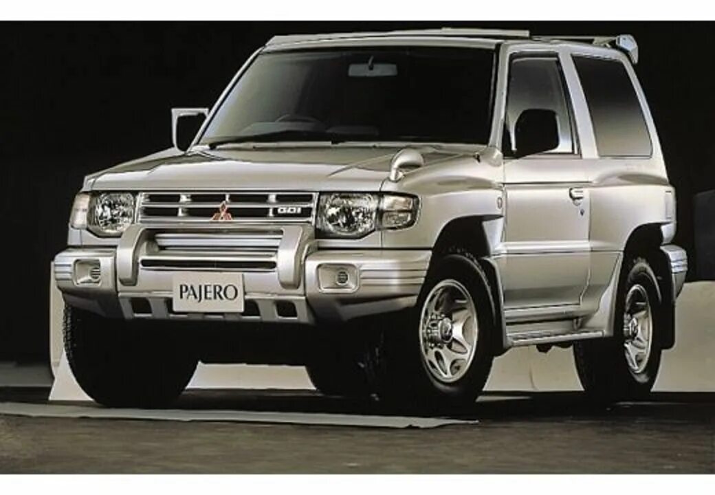 Mitsubishi pajero v6. Mitsubishi Pajero 3500. Паджеро v6 3500. Mitsubishi Pajero, 1997 3500. Митсубиси Паджеро 3500 v6.
