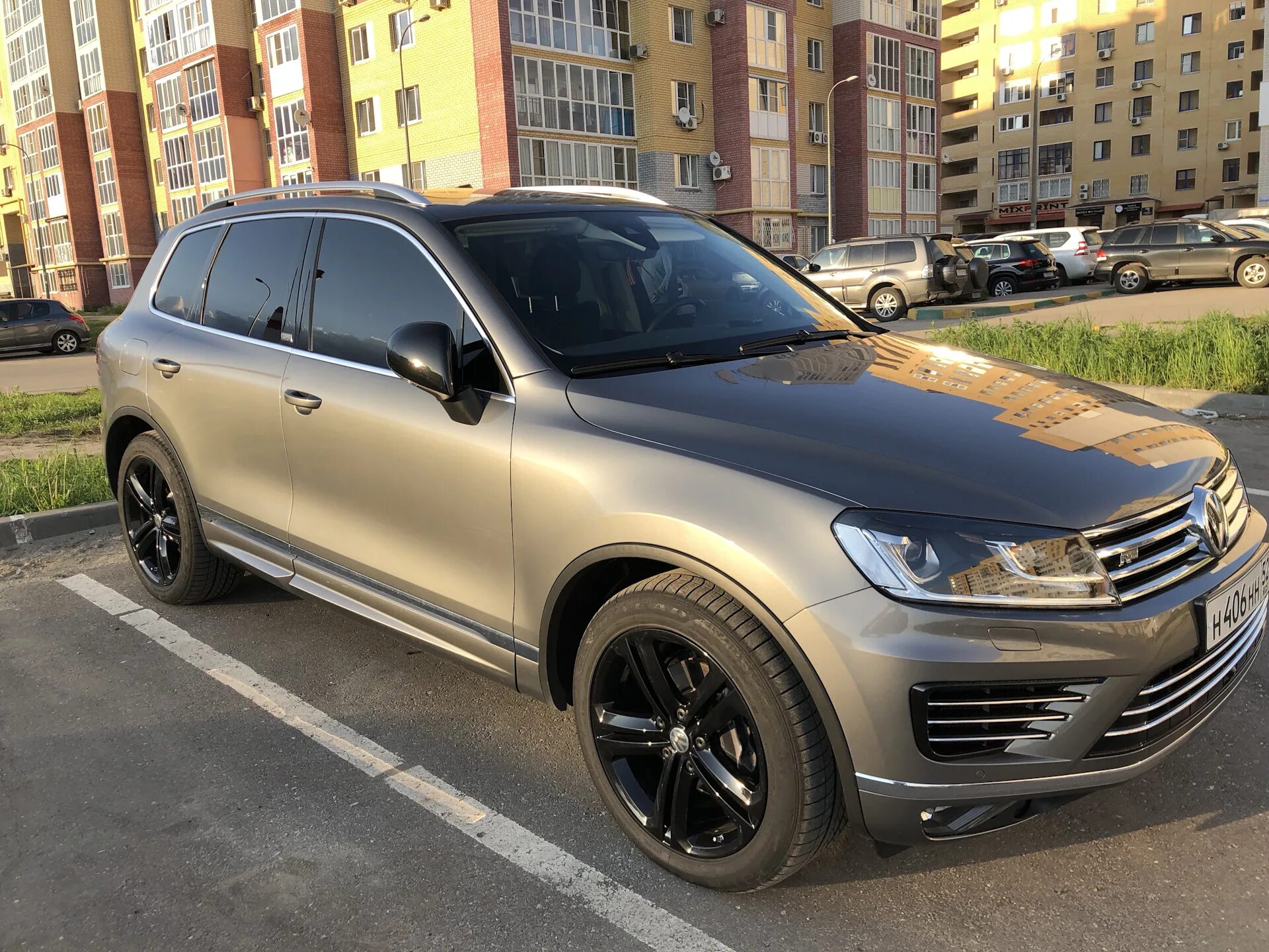 003 отзывы. Фольксваген Туарег 2. Туарег в6. Volkswagen Touareg 2010 Wheels. Туарег 2 2017.