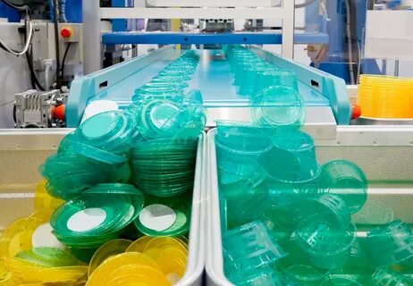 Для производства пластмассы можно использовать