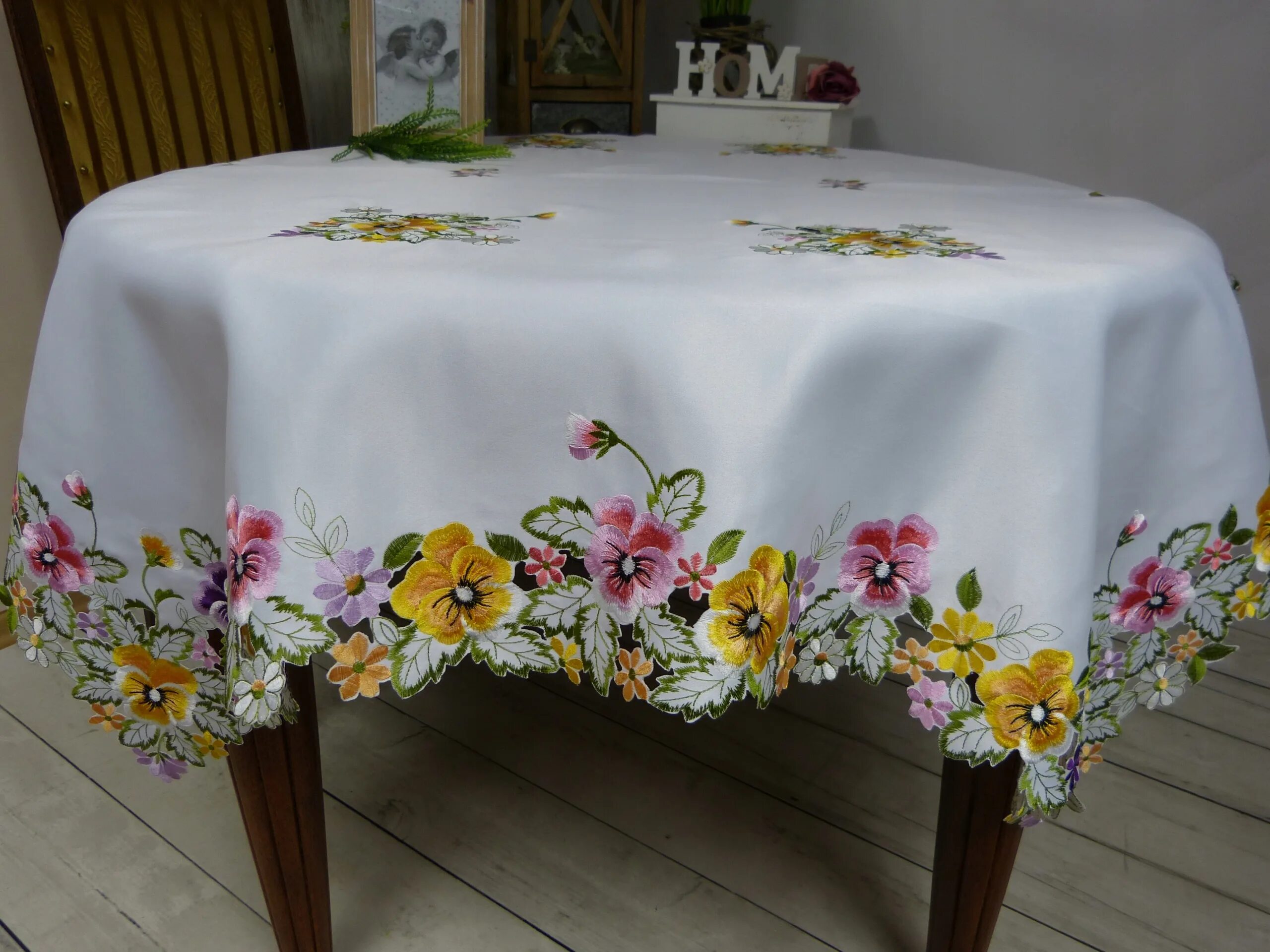 Что было вышито на скатерти менделеева. Что было вышито на скатерти менделеева. Что было вышито на скатерти менделеева. Красивые скатерти. Что было вышито на скатерти менделеева.