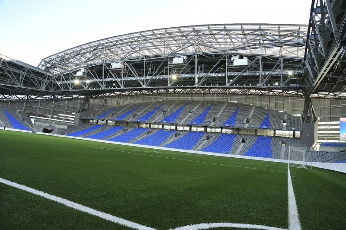 Arena астана. Футбольное поле астана арена. Астана арена футбол. Поле астана арена. Астана арена вместимость.