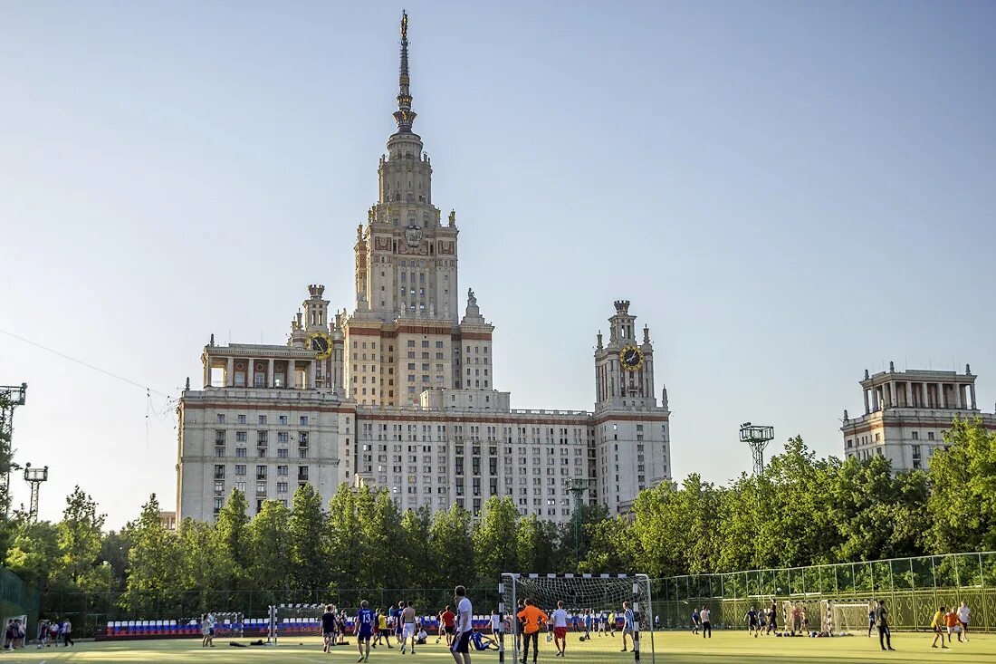 Мгу район москвы. Район МГУ В Москве. Проспект Вернадского МГУ. Достопримечательности Москвы МГУ. Московскийуниверситевернанского.